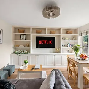 Holiday home Radiant Retreat Datchet-12 Mins To Heathrow Close To Windsor ,legoland, Eton And Slough