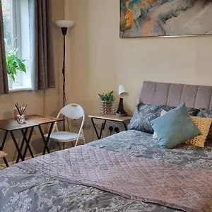  Apartment Spacious In West Molesey, Kt8