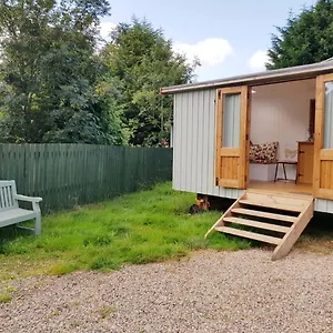  Luxury tent The Llama Hut United Kingdom